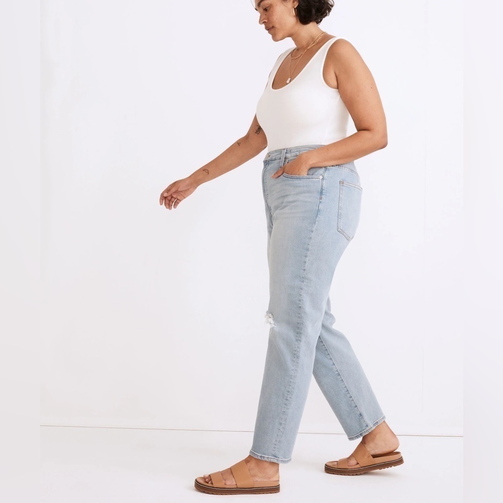Madewell The Perfect Vintage Straight Jean in Danby Wash: Knee-Rip Edition 31 - Picture 16 of 16